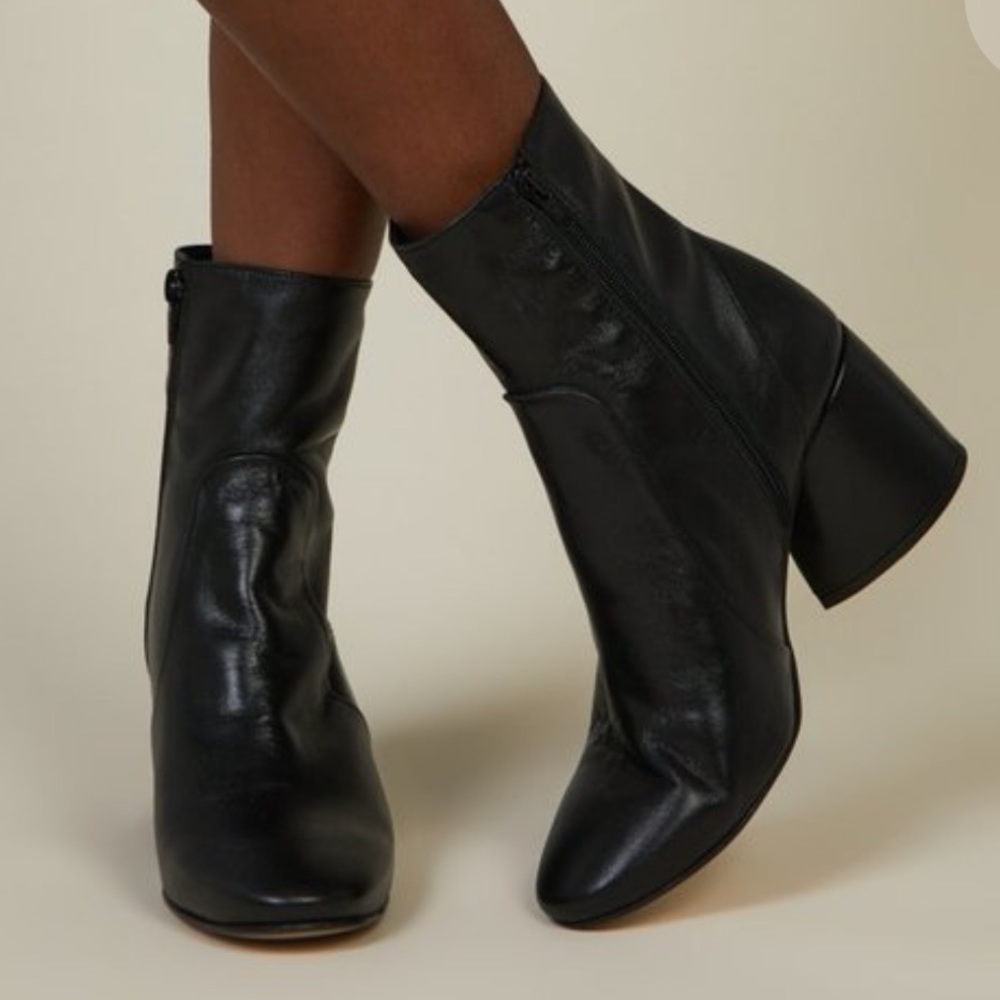 FLASH SALE!!! Intentionally Blank Luck Booties Black Size 8 worn once